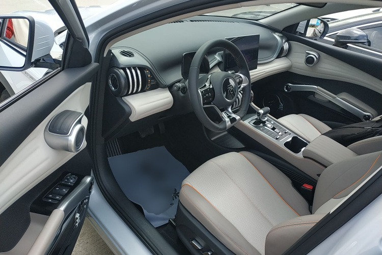 BYD Yuan Plus 2023 изображение автомобиля #15