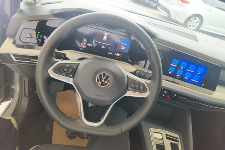 Volkswagen Golf 2024 car image #11