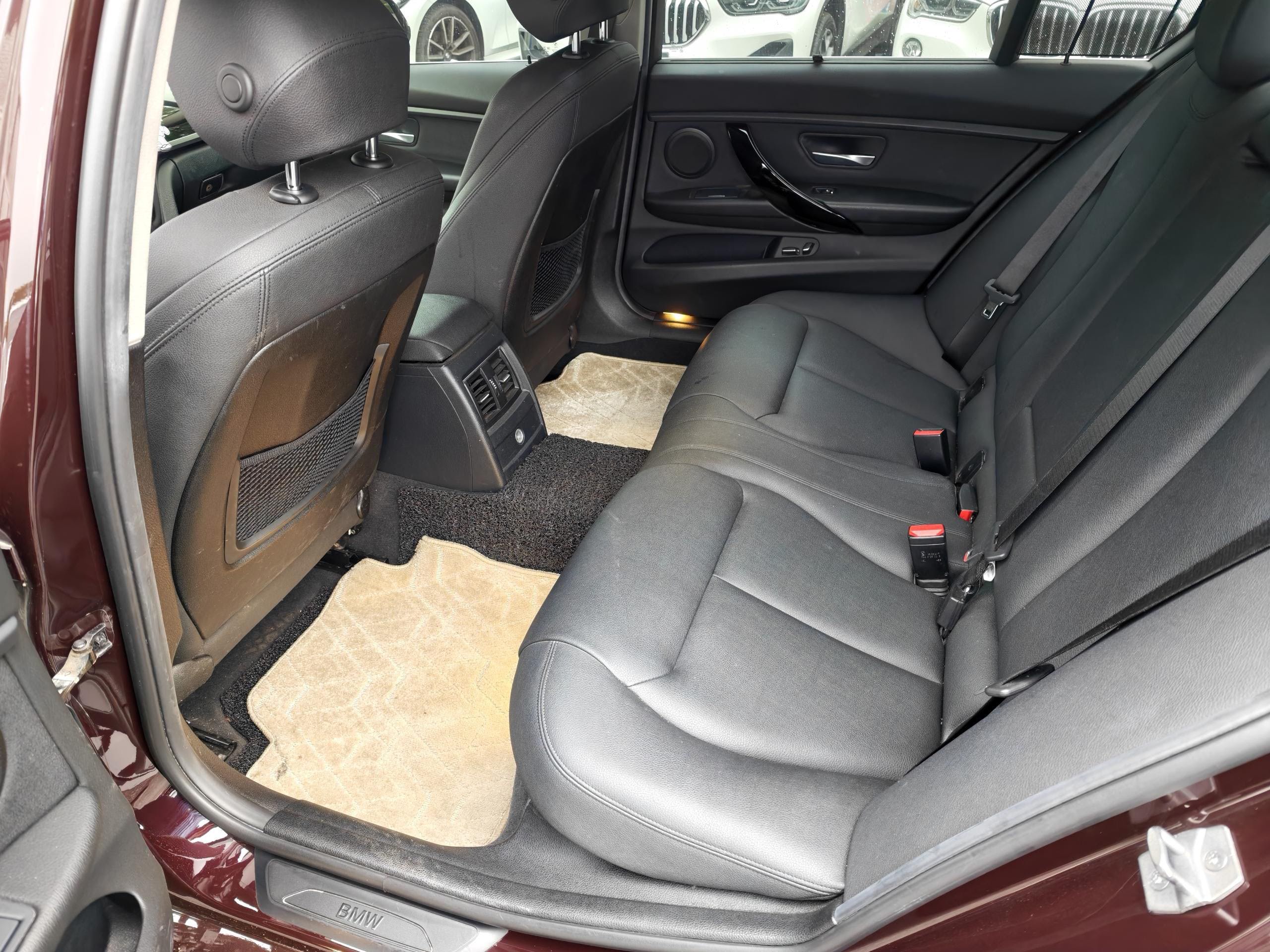 BMW 3 Series 2018 car image #4