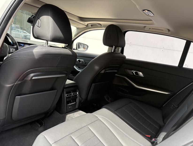 BMW 3 Series 2019 #16 BMW 3 Series 2019 car image #16