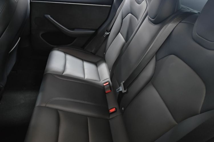 Tesla Model 3 2023 car image #17
