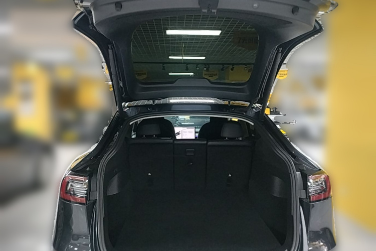 Tesla Model Y 2024 #21 Tesla Model Y 2024 car image #21