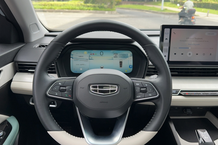 GEELY Emgrand L HiP 2022 car image #14