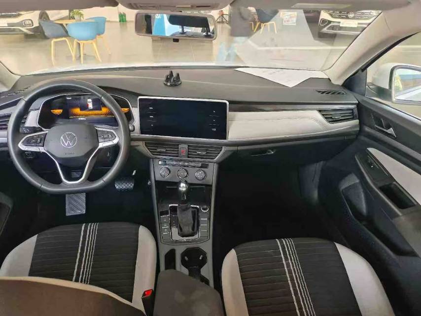 Volkswagen Bora 2024 car image #9