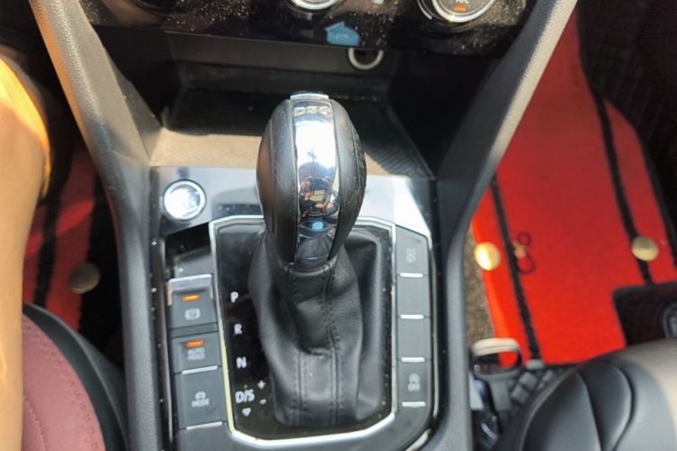 Volkswagen Tharu 2020 car image #16