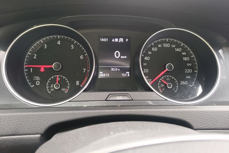 Volkswagen Golf 2020 car image #12