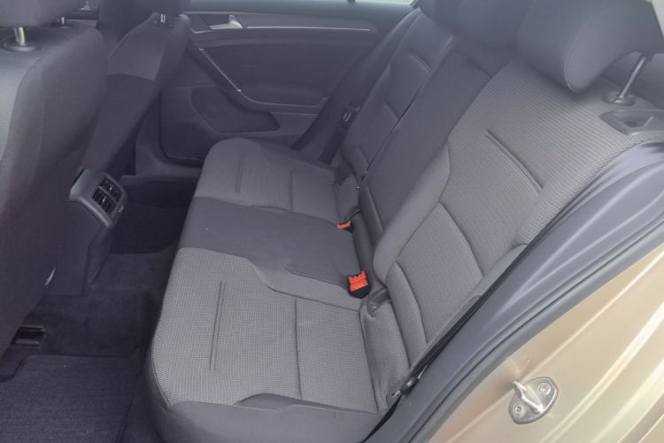 Volkswagen Golf 2015 car image #17