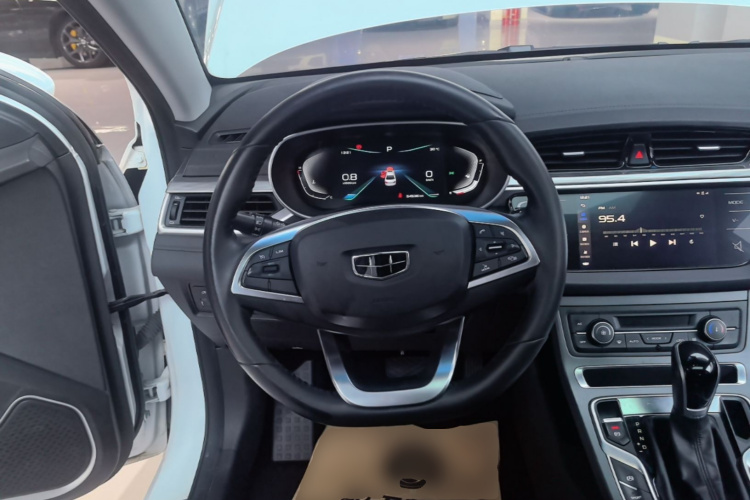 GEELY Emgrand 2019 #11 GEELY Emgrand 2019 car image #11