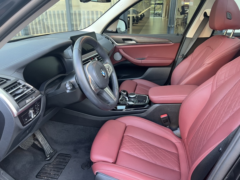 BMW X3 2024 car image #5