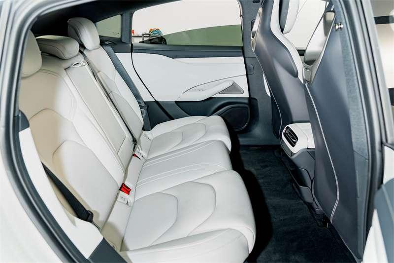 2025 #21 2025 immagine di auto #21