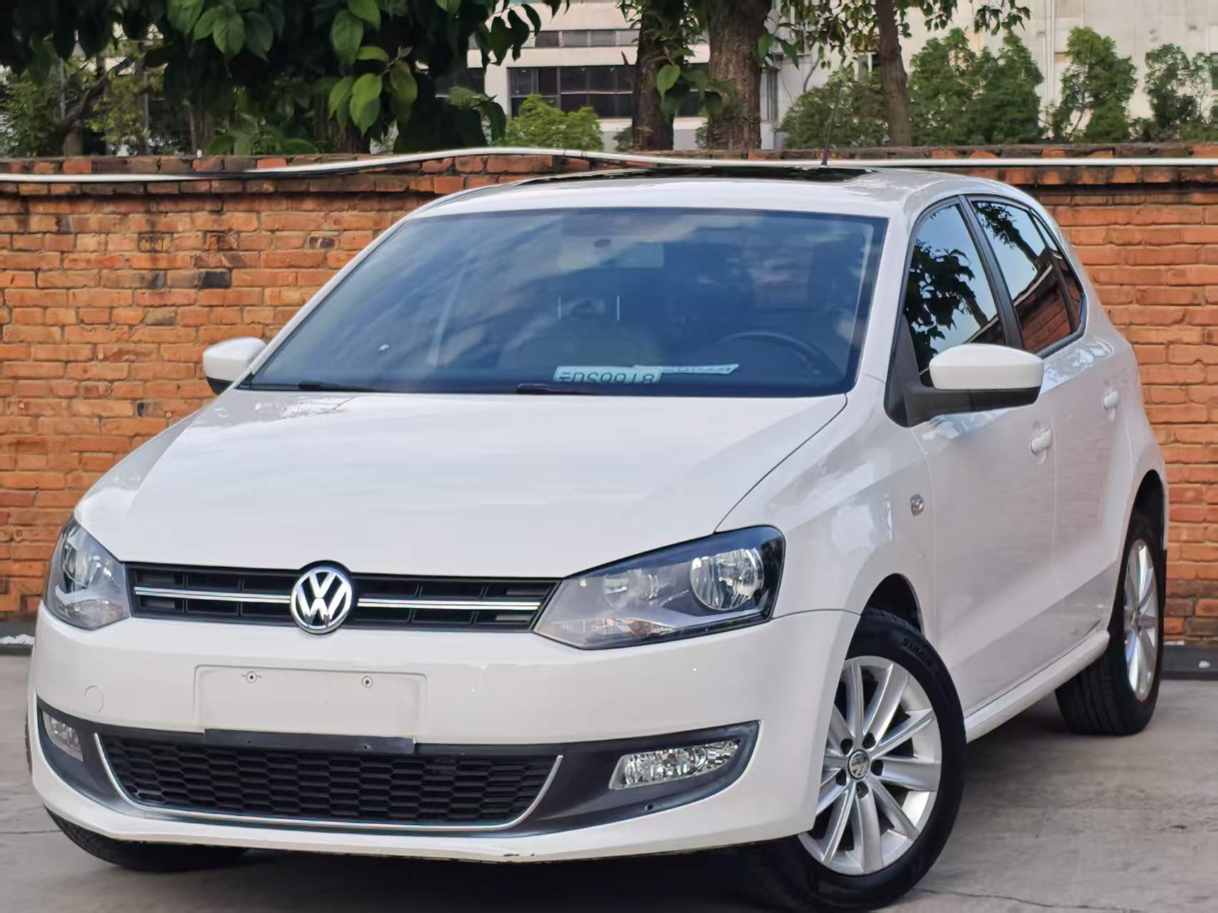 Volkswagen Polo 2014 Volkswagen Polo 2014 car image