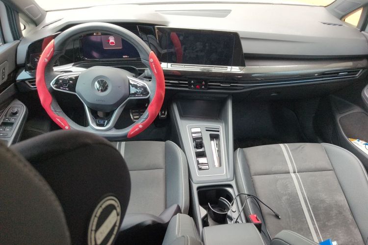 Volkswagen Golf 2023 car image #7