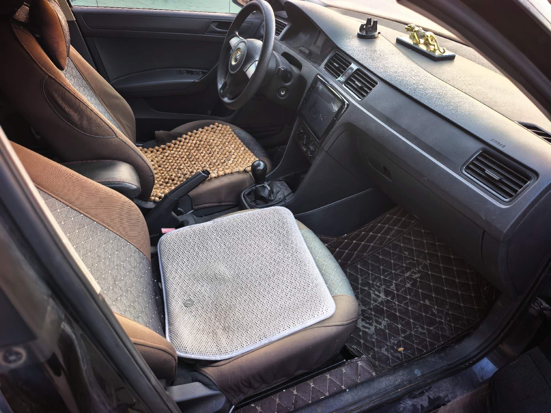 Volkswagen Santana 2015 car image #5