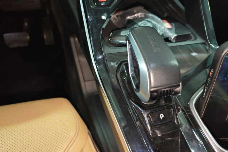 GEELY Boyue L 2026 image de voiture #14