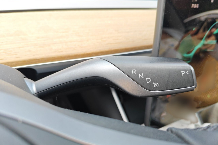 Tesla Model 3 2020 car image #18