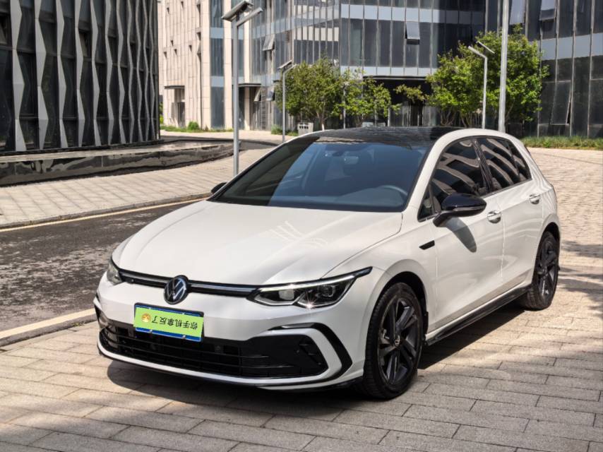 Volkswagen Golf 2024 car image 
