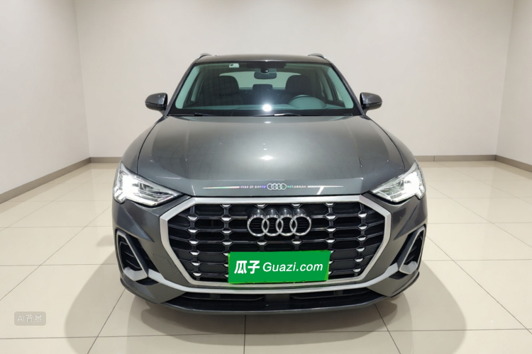 Audi Q3 2023 car image #3