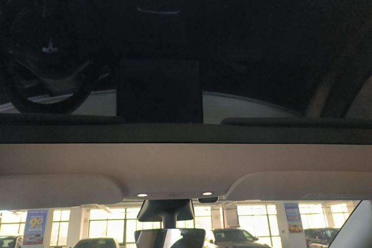 Tesla Model Y 2021 #18 Tesla Model Y 2021 car image #18