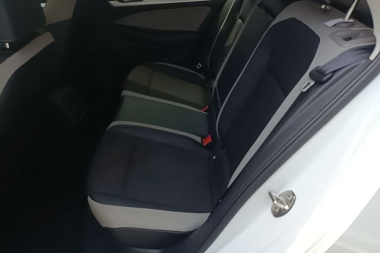 Volkswagen Golf 2024 car image #17