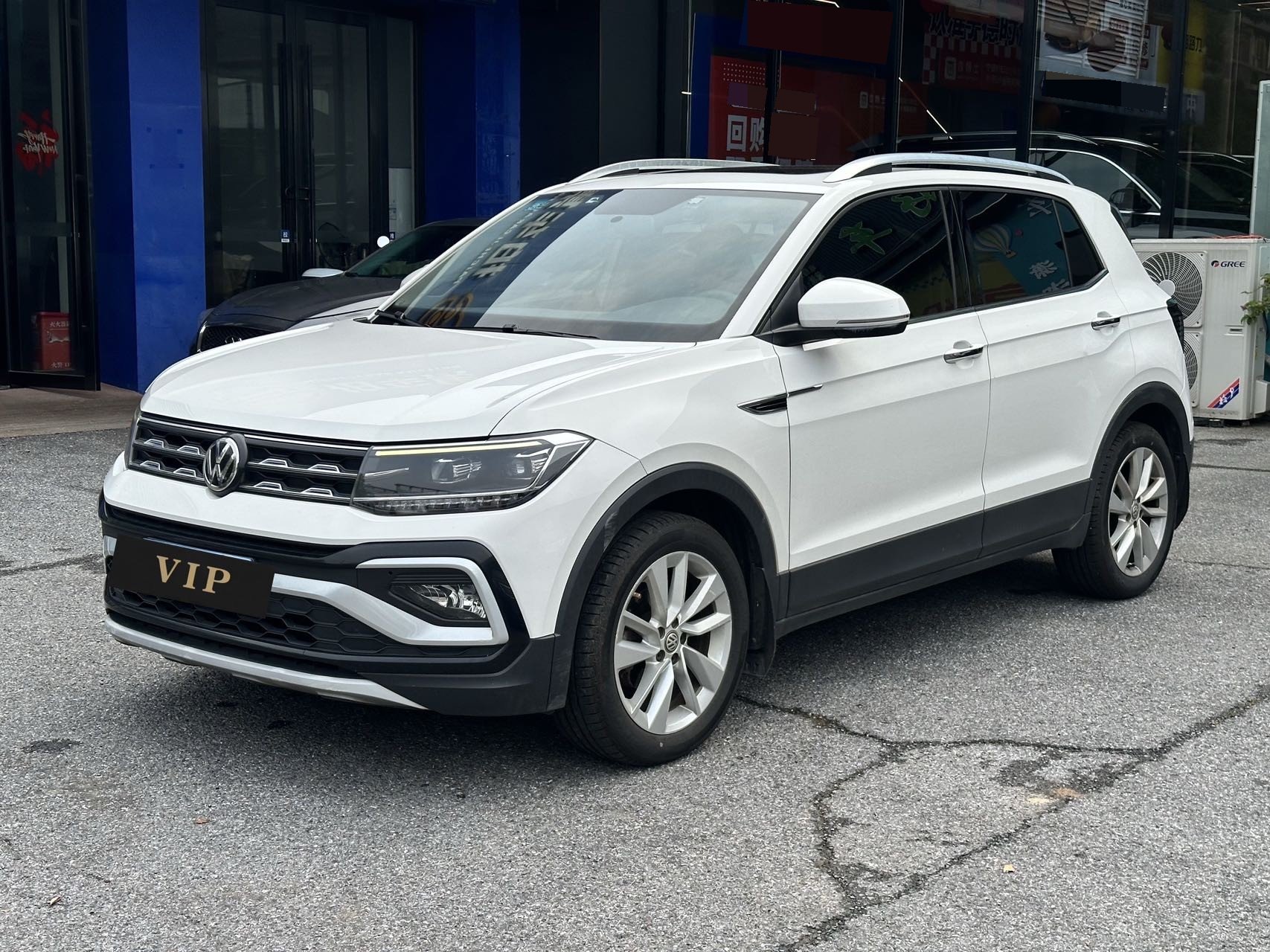 Volkswagen T-Cross 2020 Volkswagen T-Cross 2020 car image