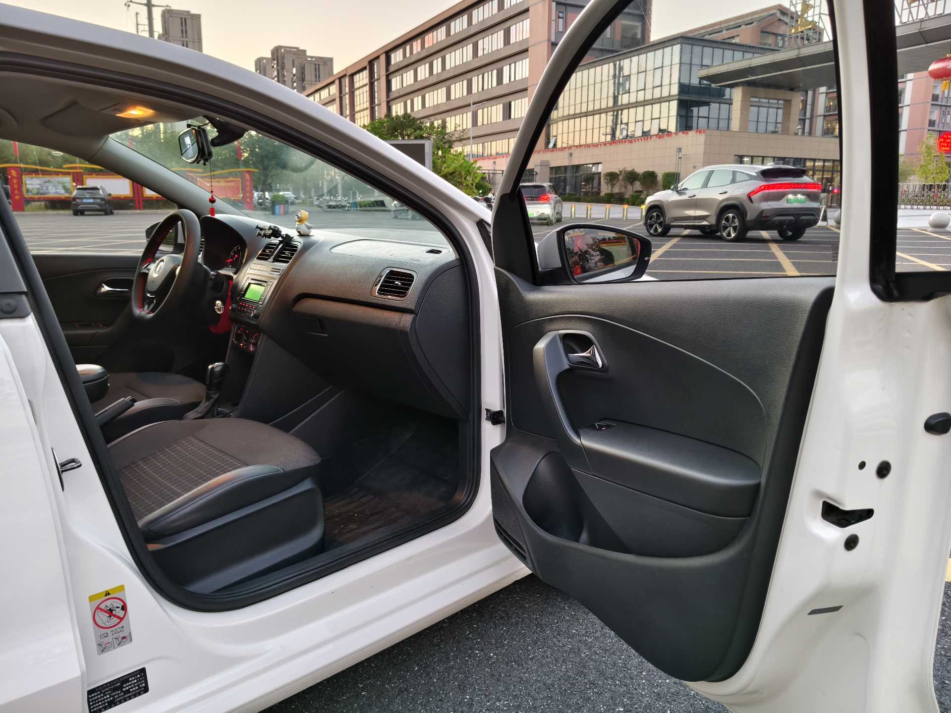 Volkswagen Polo 2015 #6 Volkswagen Polo 2015 car image #6