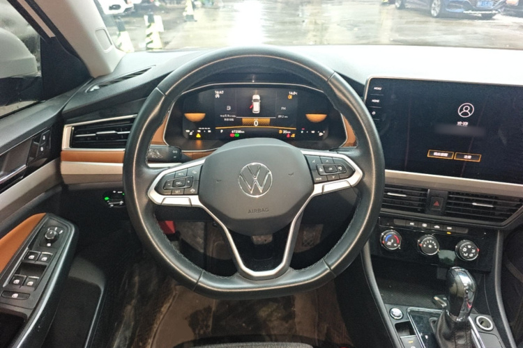 Volkswagen Bora 2023 car image #11