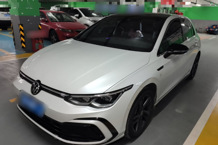 Volkswagen Golf 2022 car image #2