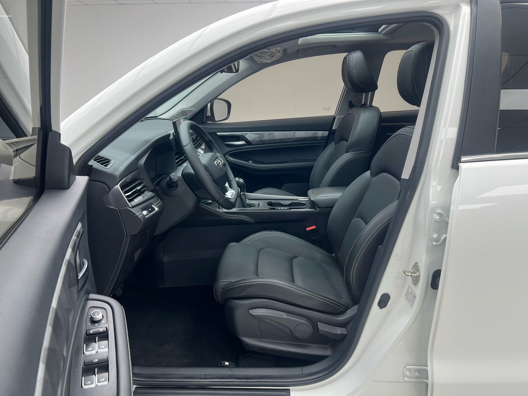 GEELY Vision X6 2023 #13 GEELY Vision X6 2023 car image #13