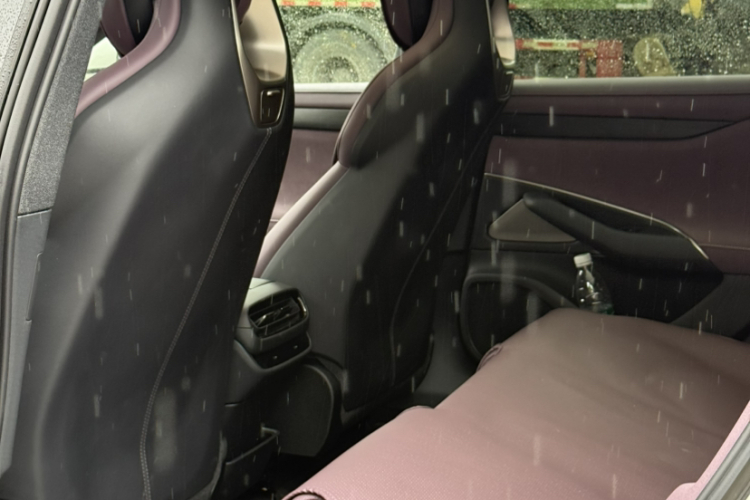 MI SU7 2025 car image #14