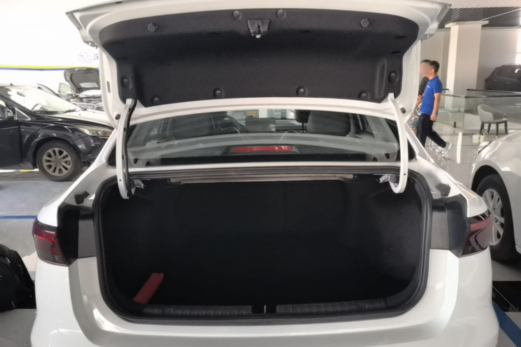 GEELY Emgrand 2025 car image #19