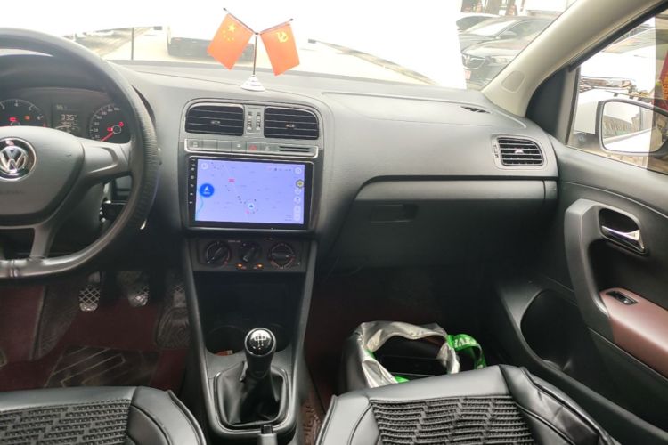Volkswagen Polo 2019 car image #13