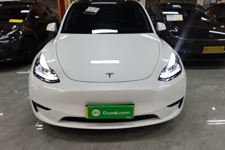 Tesla Model Y 2024 صورة سيارة #3