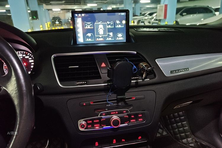 Audi Q3 2015 car image #15