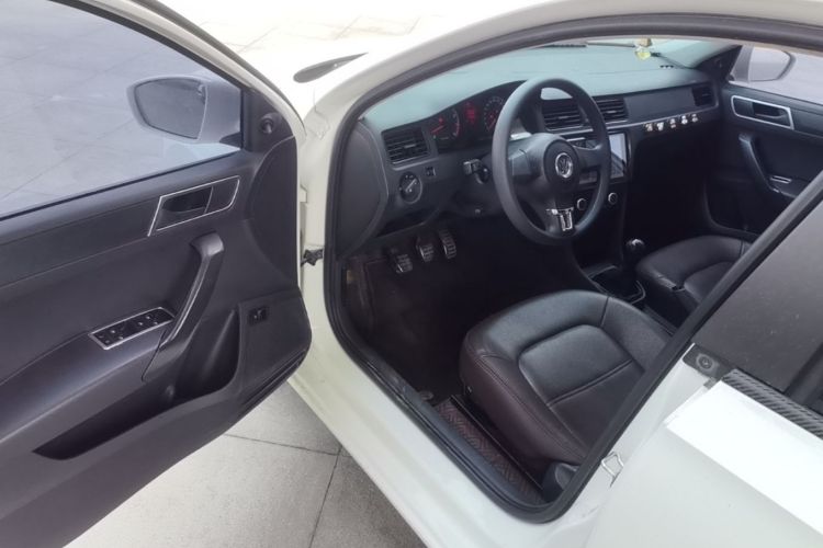 Volkswagen Santana 2015 image de voiture #16