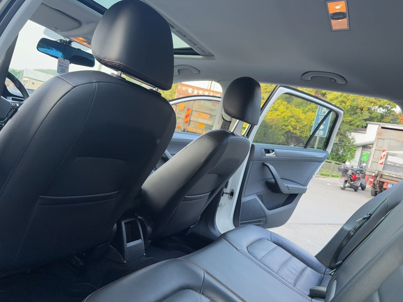 Volkswagen Santana 2018 car image #6