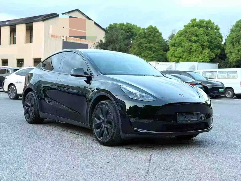 Tesla Model Y 2023 immagine di auto #2