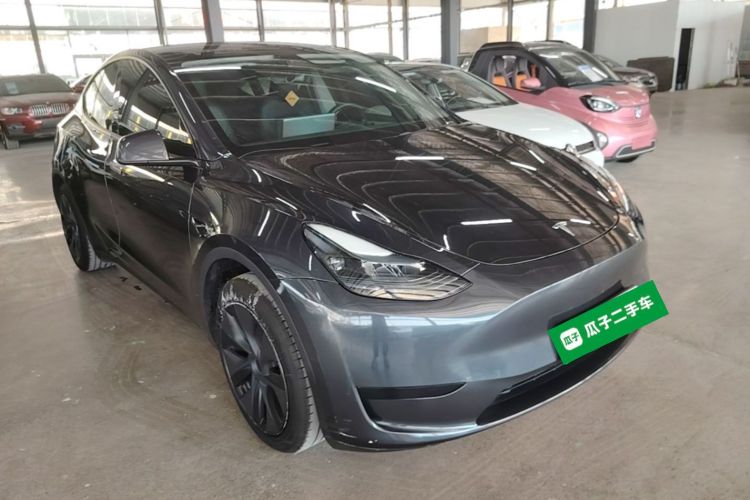 Tesla Model Y 2024 #4 Tesla Model Y 2024 car image #4