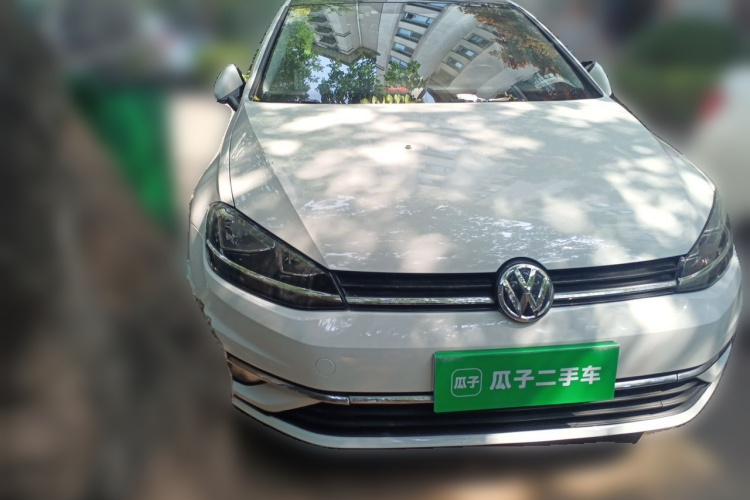 Volkswagen Golf 2018 car image #4
