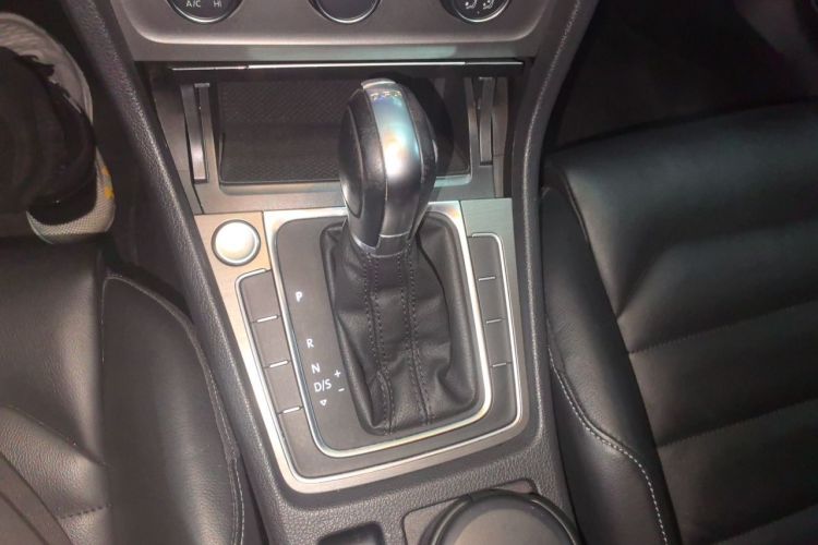 Volkswagen Golf 2016 car image #14