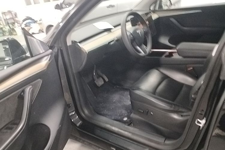 Tesla Model Y 2022 #16 Tesla Model Y 2022 car image #16