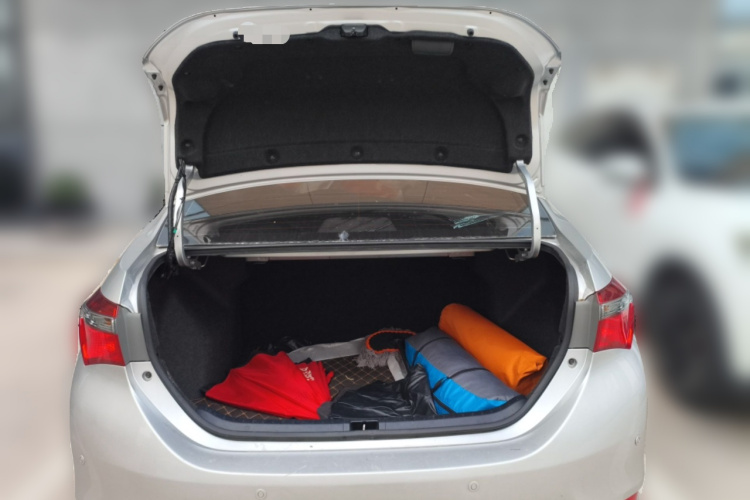 Toyota Corolla 2019 immagine di auto #21