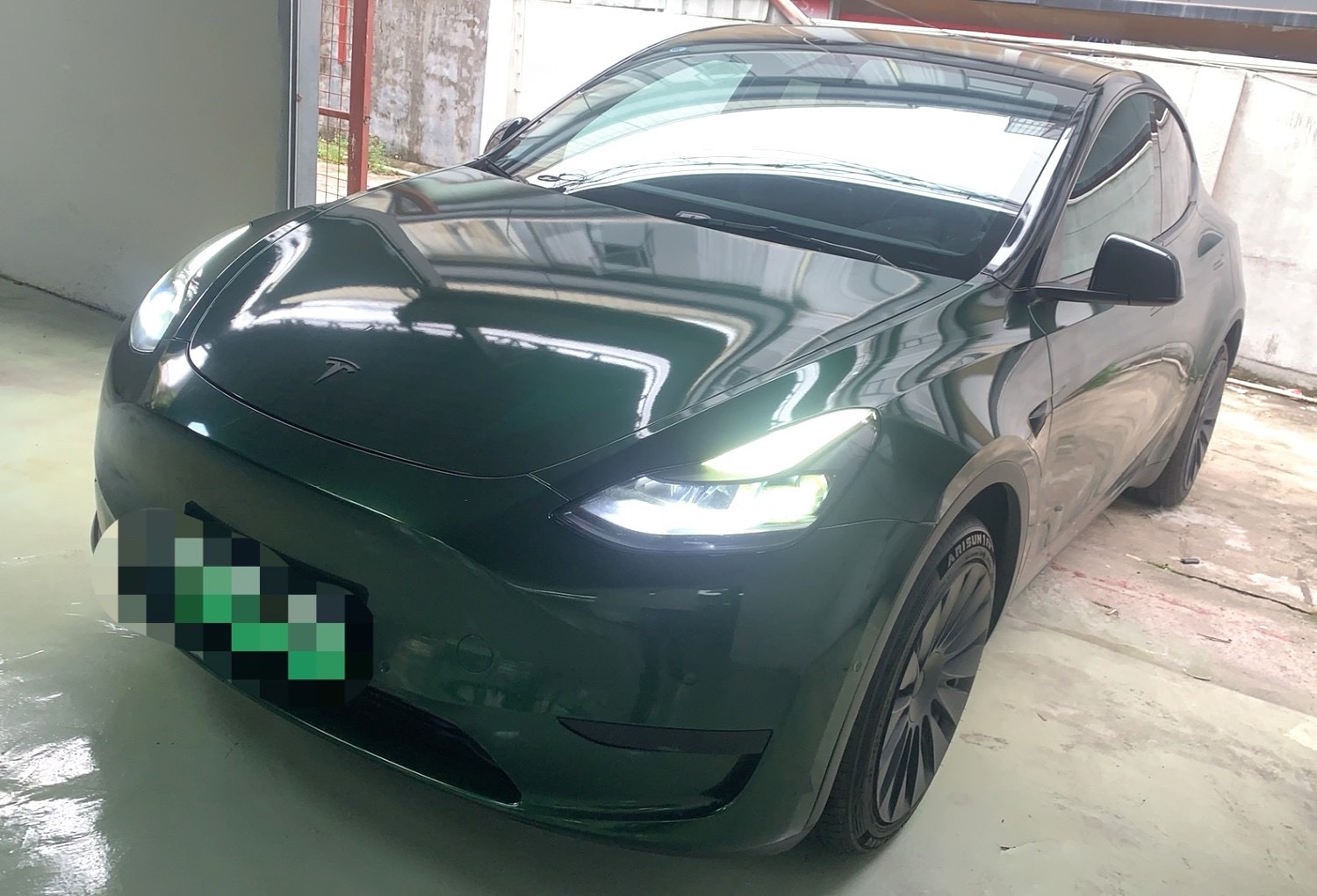 Tesla Model Y 2022 Tesla Model Y 2022 car image