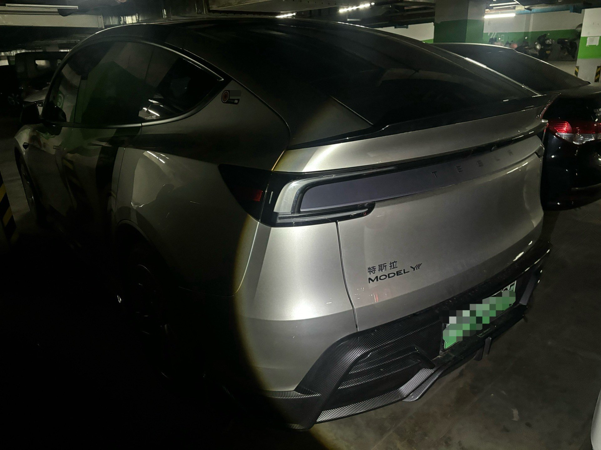 Tesla Model Y L 2026 car image #3