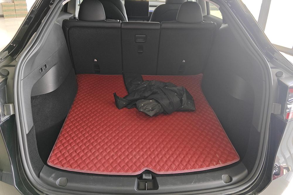 Tesla Model Y 2023 car image #17