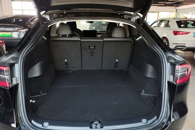 Tesla Model Y 2023 #19 Tesla Model Y 2023 car image #19