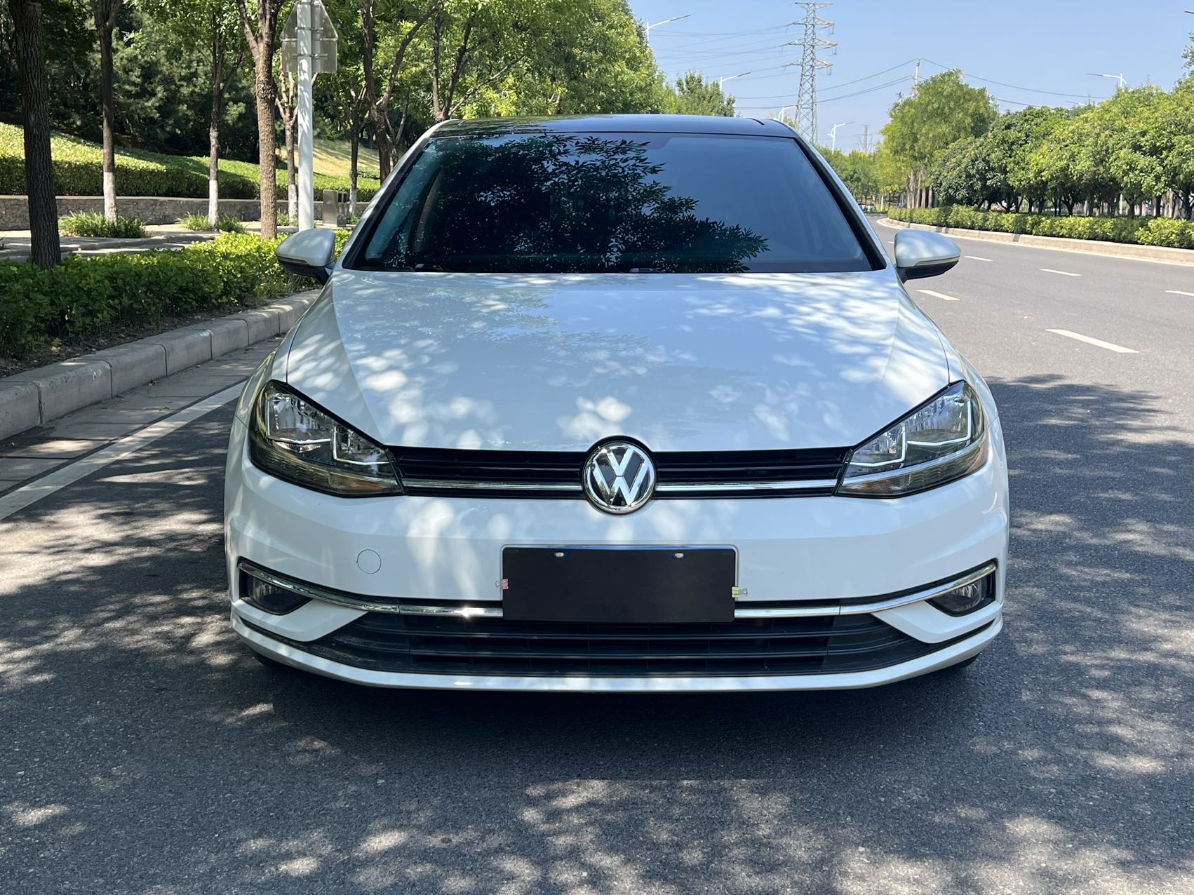 Volkswagen Golf 2020 car image #3