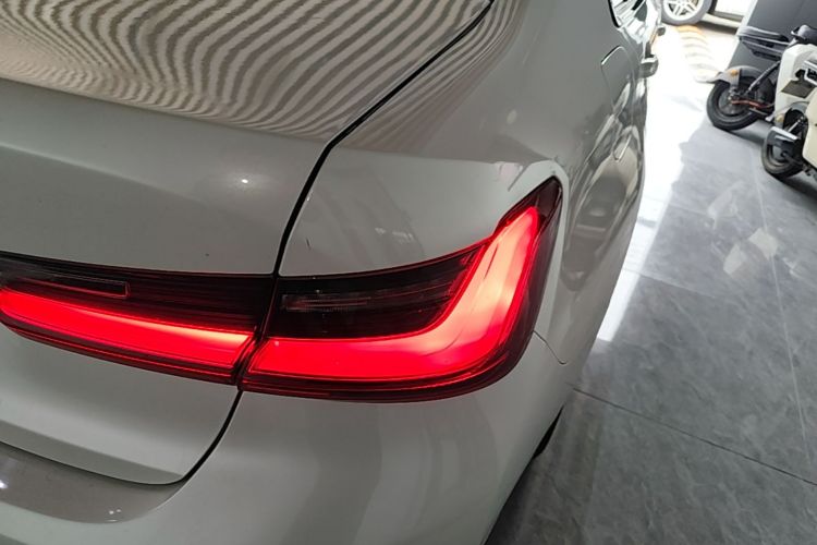 BMW 3 Series 2022 #8 BMW 3 Series 2022 car image #8