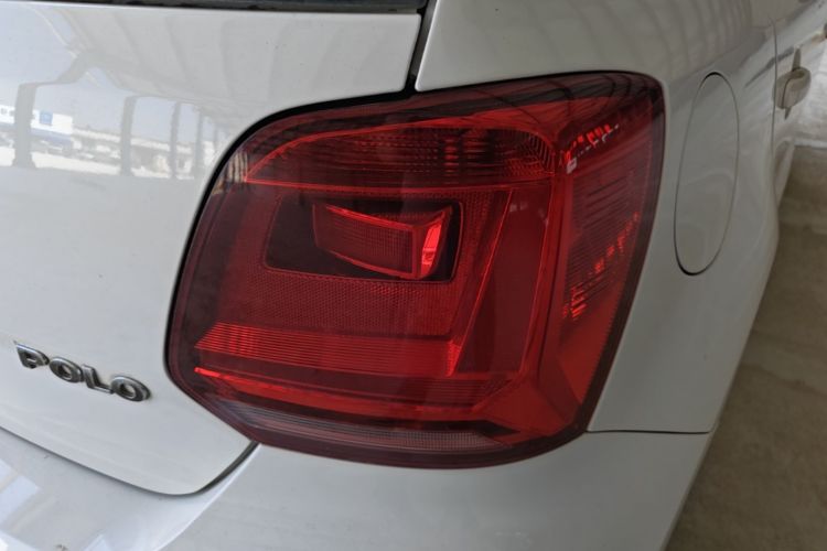 Volkswagen Polo 2014 car image #8