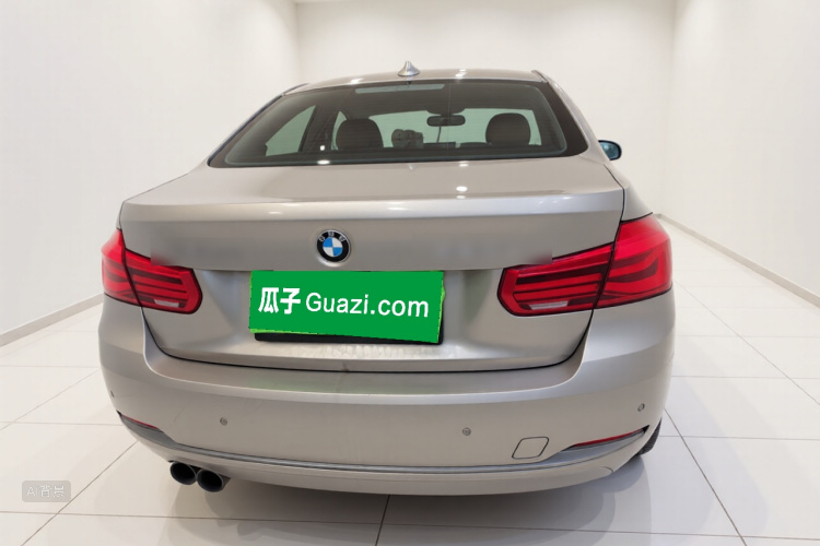 BMW 3 Series 2019 car image #6