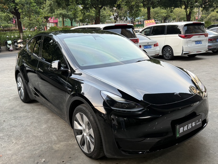 Tesla Model Y 2022 car image #3